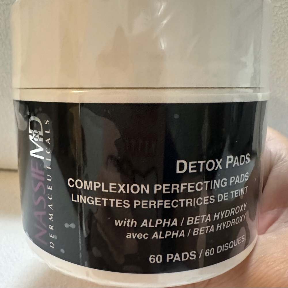 NASSIF MD 60 Detox Pads - Complexion Perfecting Pads with Alpha & Beta Hydroxy
